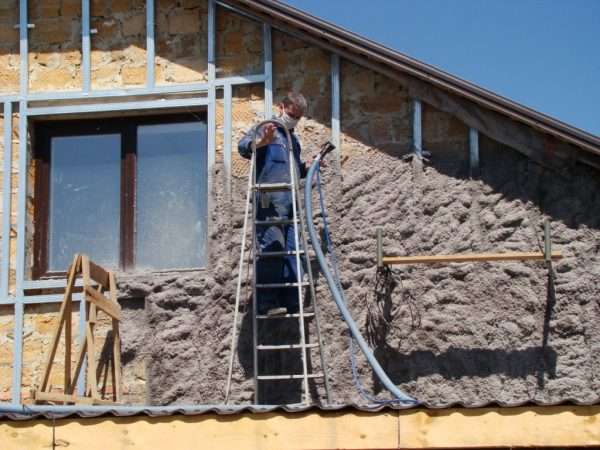 Как провести утепление эковатой: способы нанесения материала, как своими руками выполнить утепление стен дома